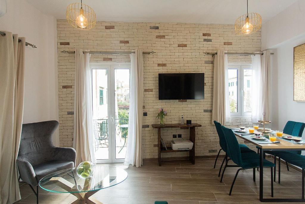 Deluxe Town Hall Square Flat In Historical Center 2 Corfu  المظهر الخارجي الصورة